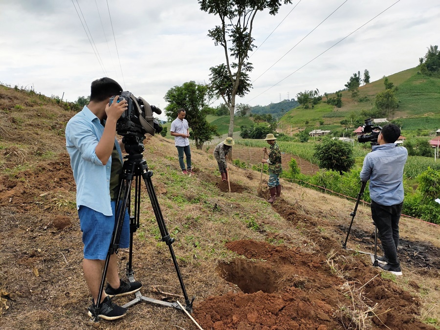 thumbnail of  How to create agroforestry systems on sloping land in Viet Nam